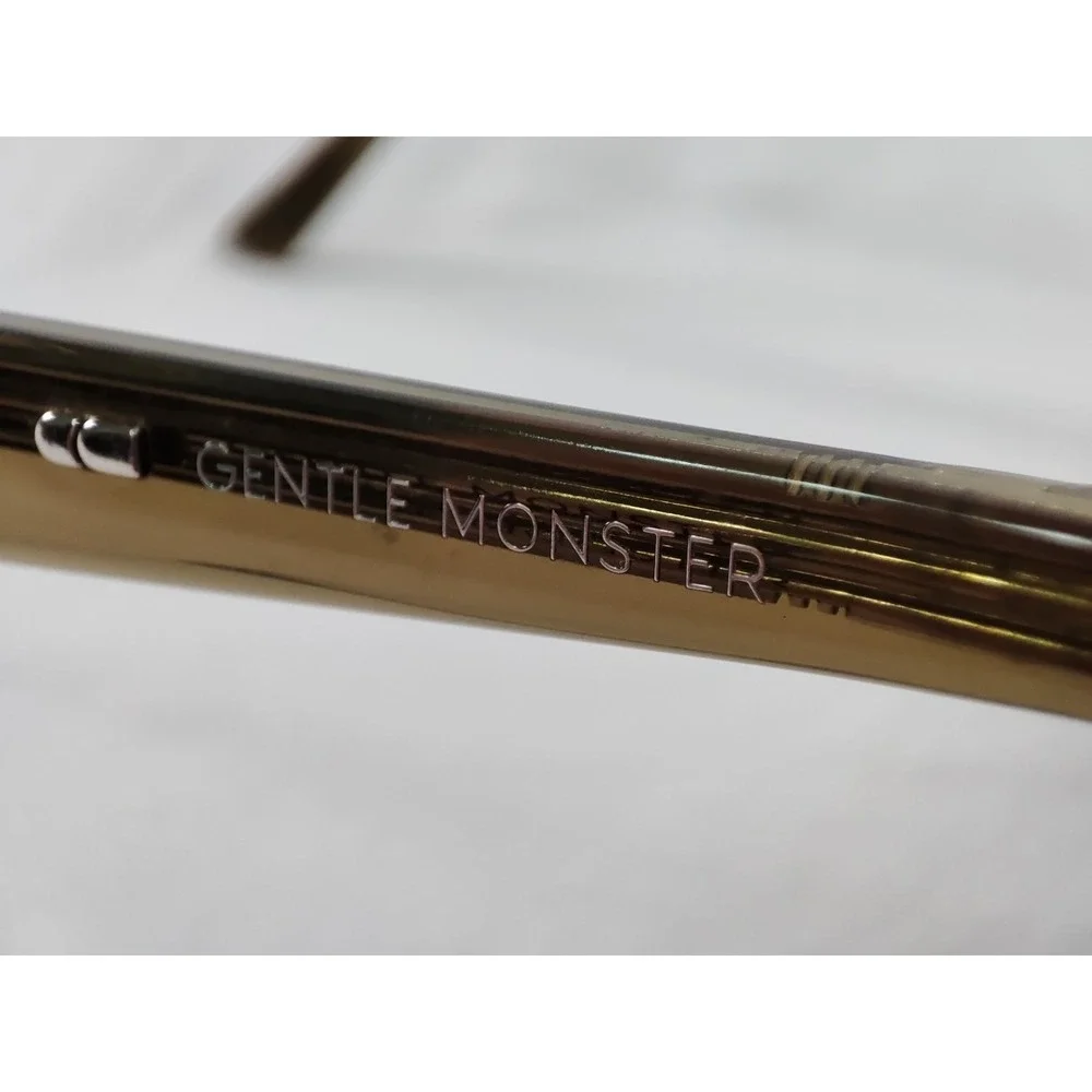 Gentle Monster LIBE KC1 Sunglasses Translucent Khaki Grey Square Flatba Frame‎